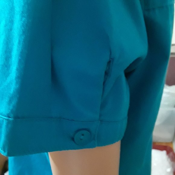 BASIC EDITIONS DEEP AQUA COLLARED BUTTON DOWN BLOUSE SIZE S NWOT - Picture 2 of 3